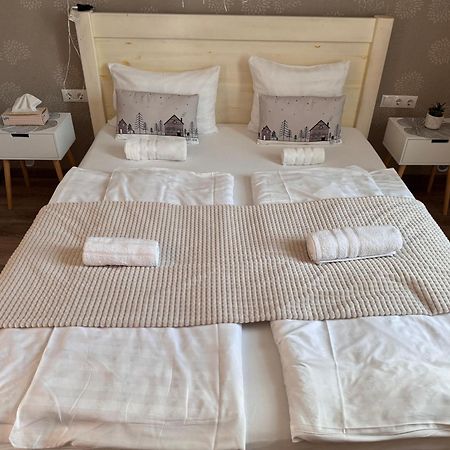 Safit-Mandala Apartment Mosonmagyarovar Bagian luar foto