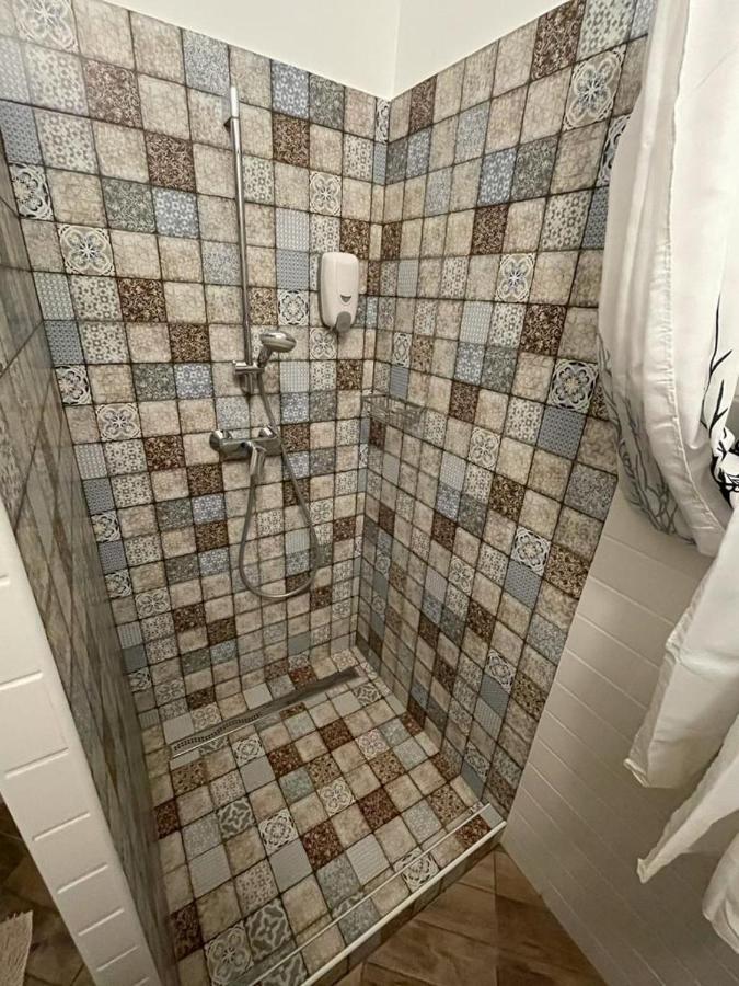 Safit-Mandala Apartment Mosonmagyarovar Bagian luar foto