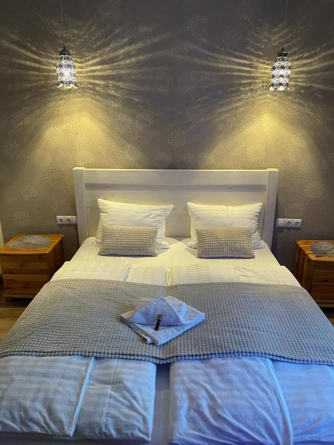 Safit-Mandala Apartment Mosonmagyarovar Bagian luar foto