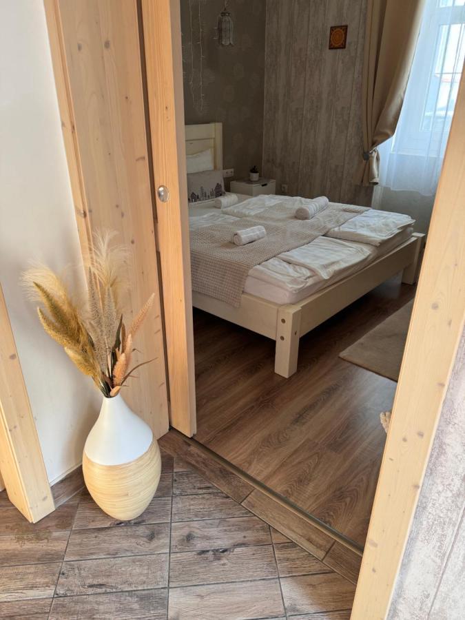 Safit-Mandala Apartment Mosonmagyarovar Bagian luar foto