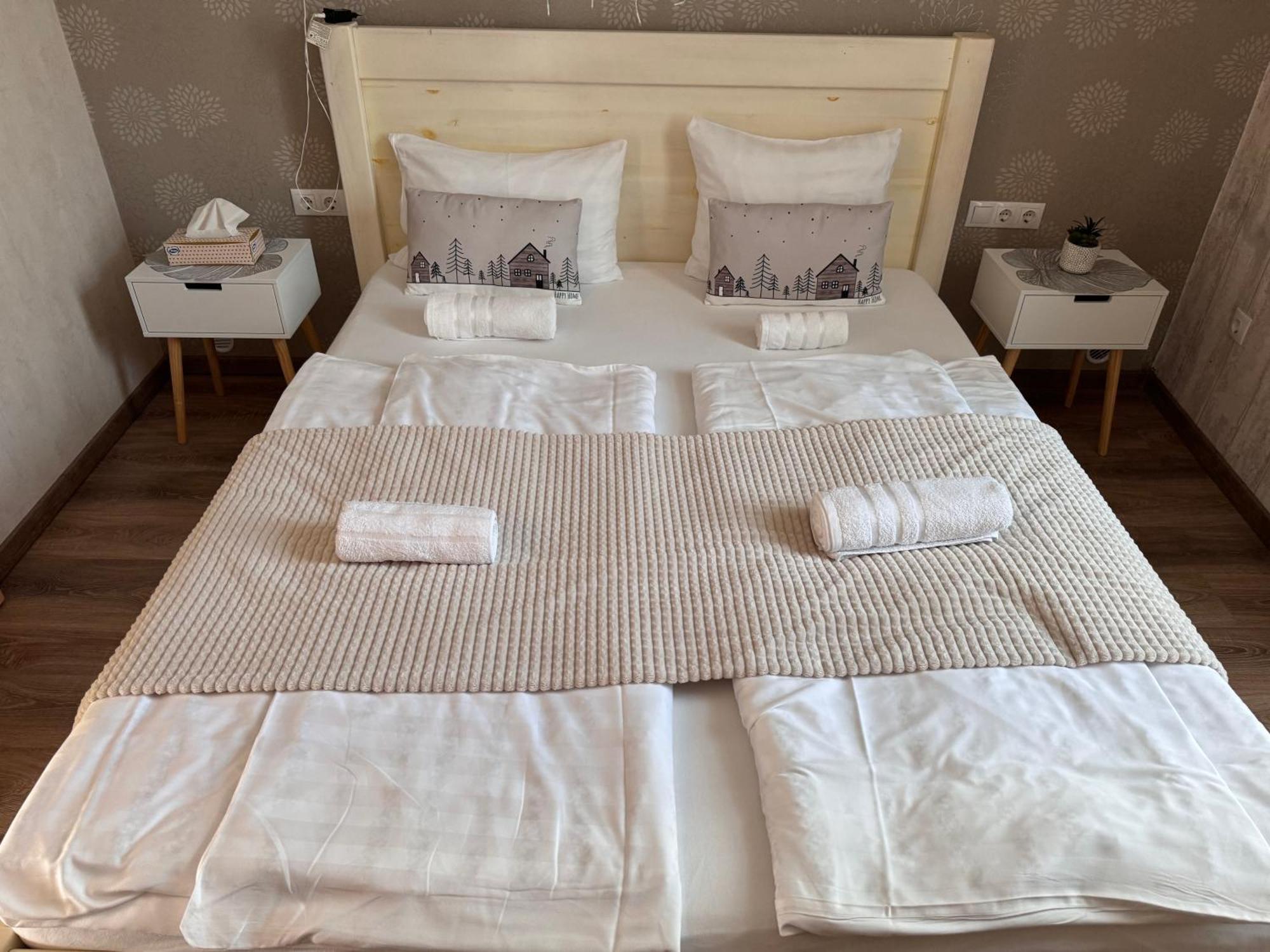 Safit-Mandala Apartment Mosonmagyarovar Bagian luar foto
